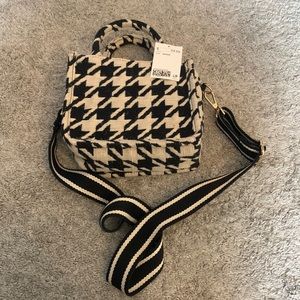 NWT HM houndstooth cross body bag